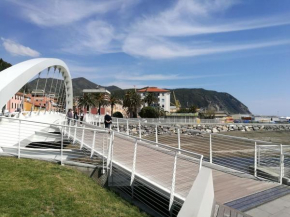 Seafront Riva appartamento fronte mare